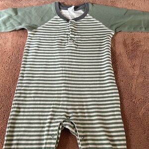 Colored Organics long sleeve one piece. 100% organic cotton. Size 6-12 months.